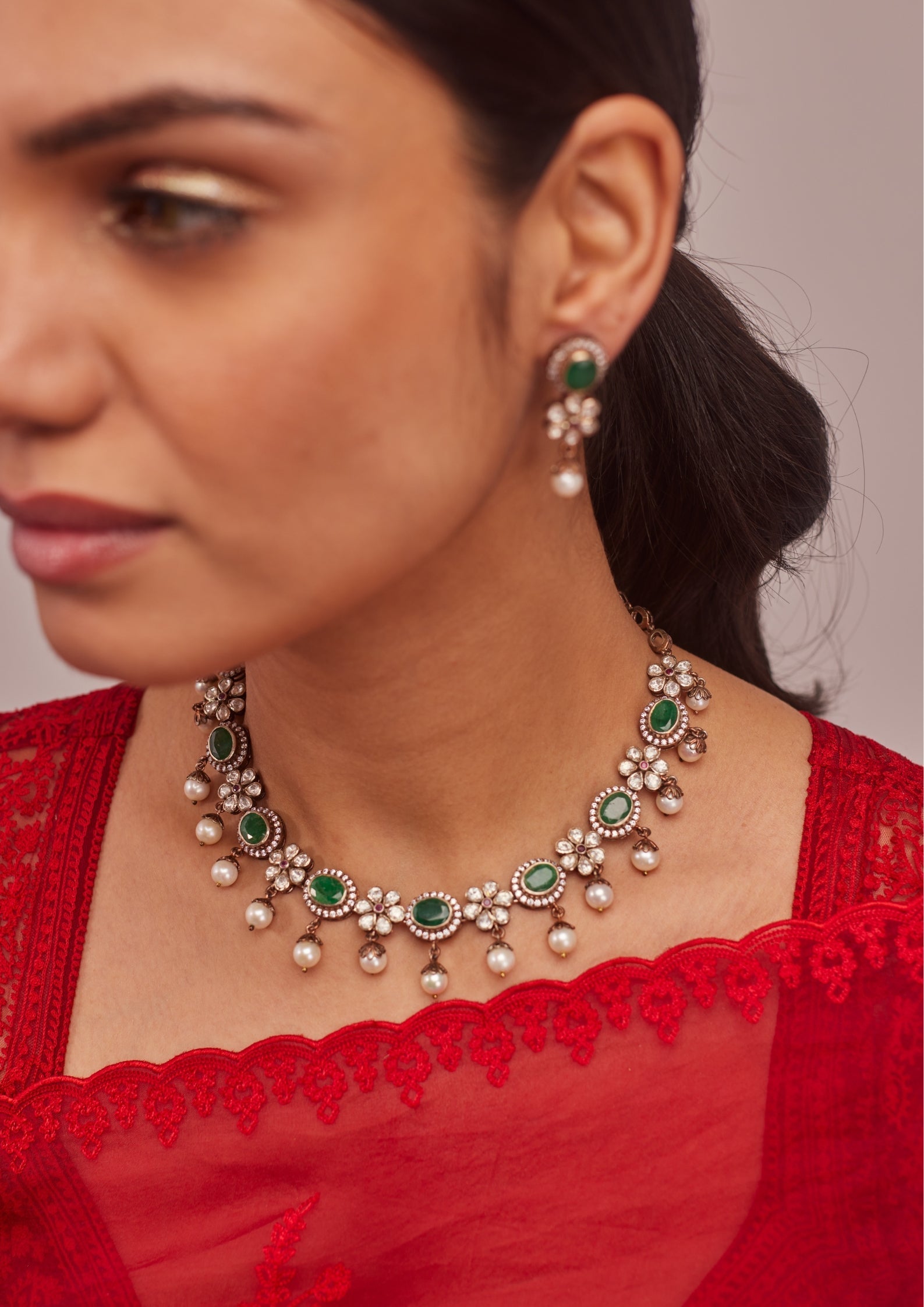 925 Silver Busharya Emerald Pearl Necklace Set - Amrrutam