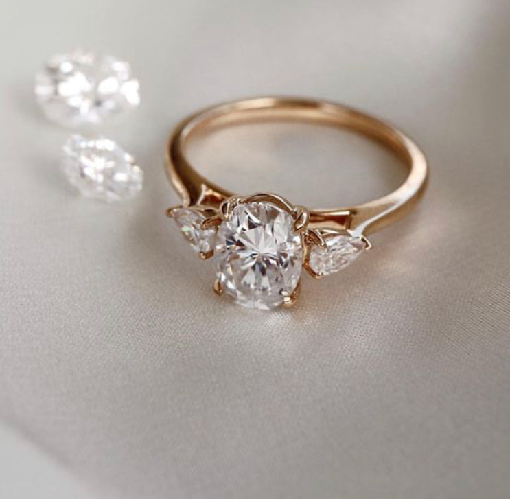 14K Gold Evary CVD Diamond Ring - Amrrutam