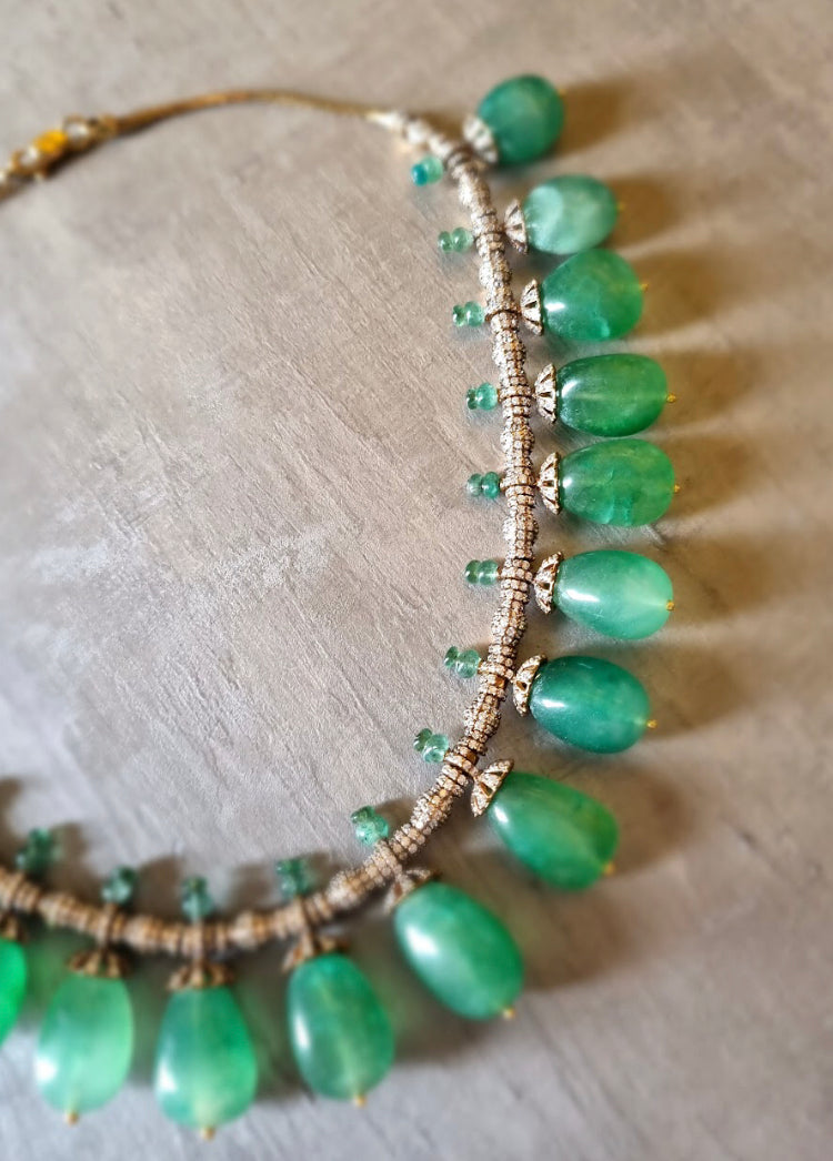 925 Silver Vintage Emerald Tumble Necklace - Amrrutam