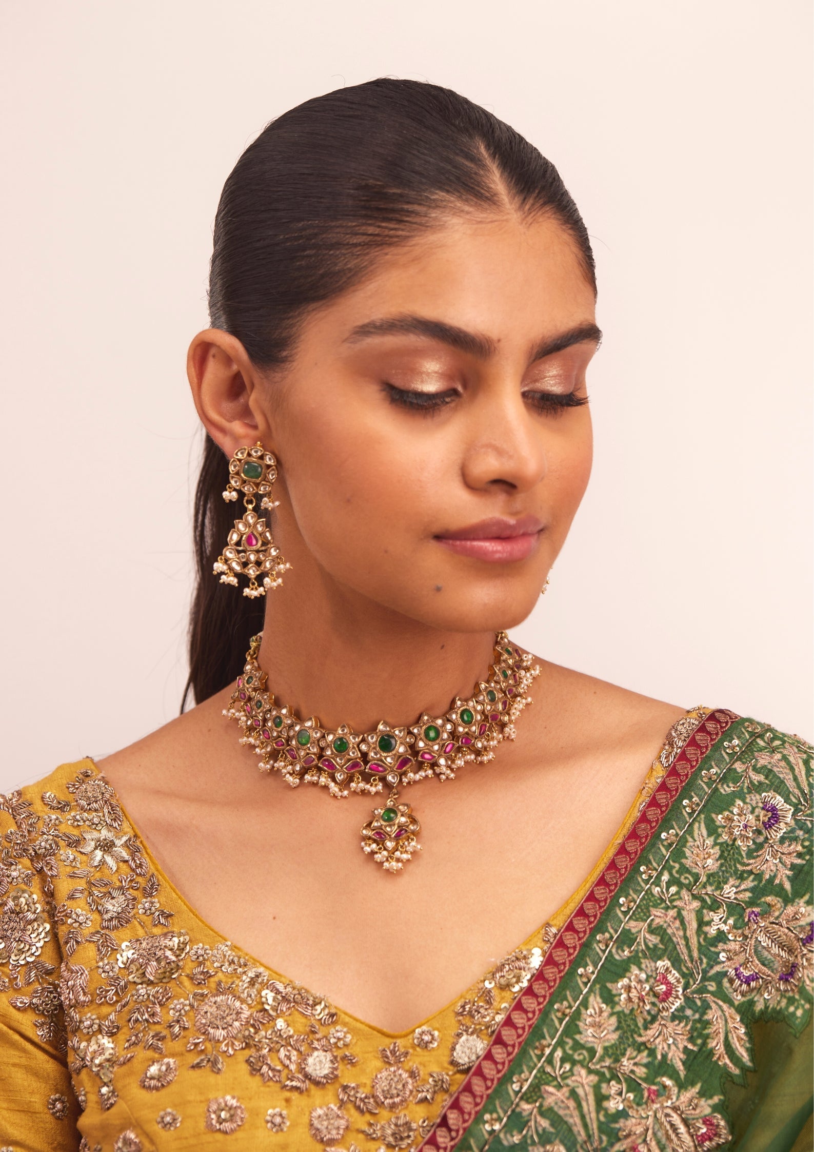 925 Silver Parasvaya Floral Necklace Set - Amrrutam