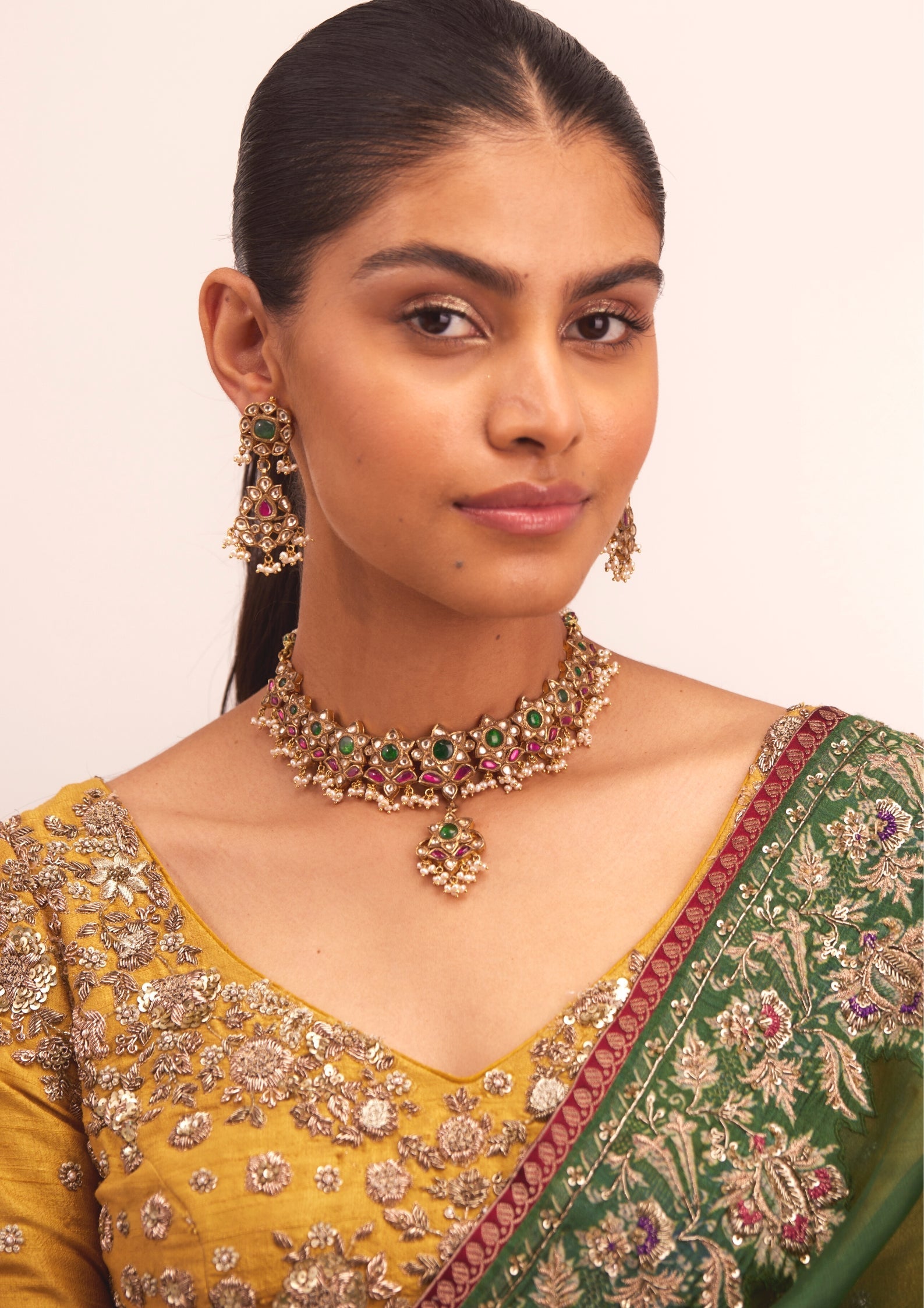 925 Silver Parasvaya Floral Necklace Set - Amrrutam