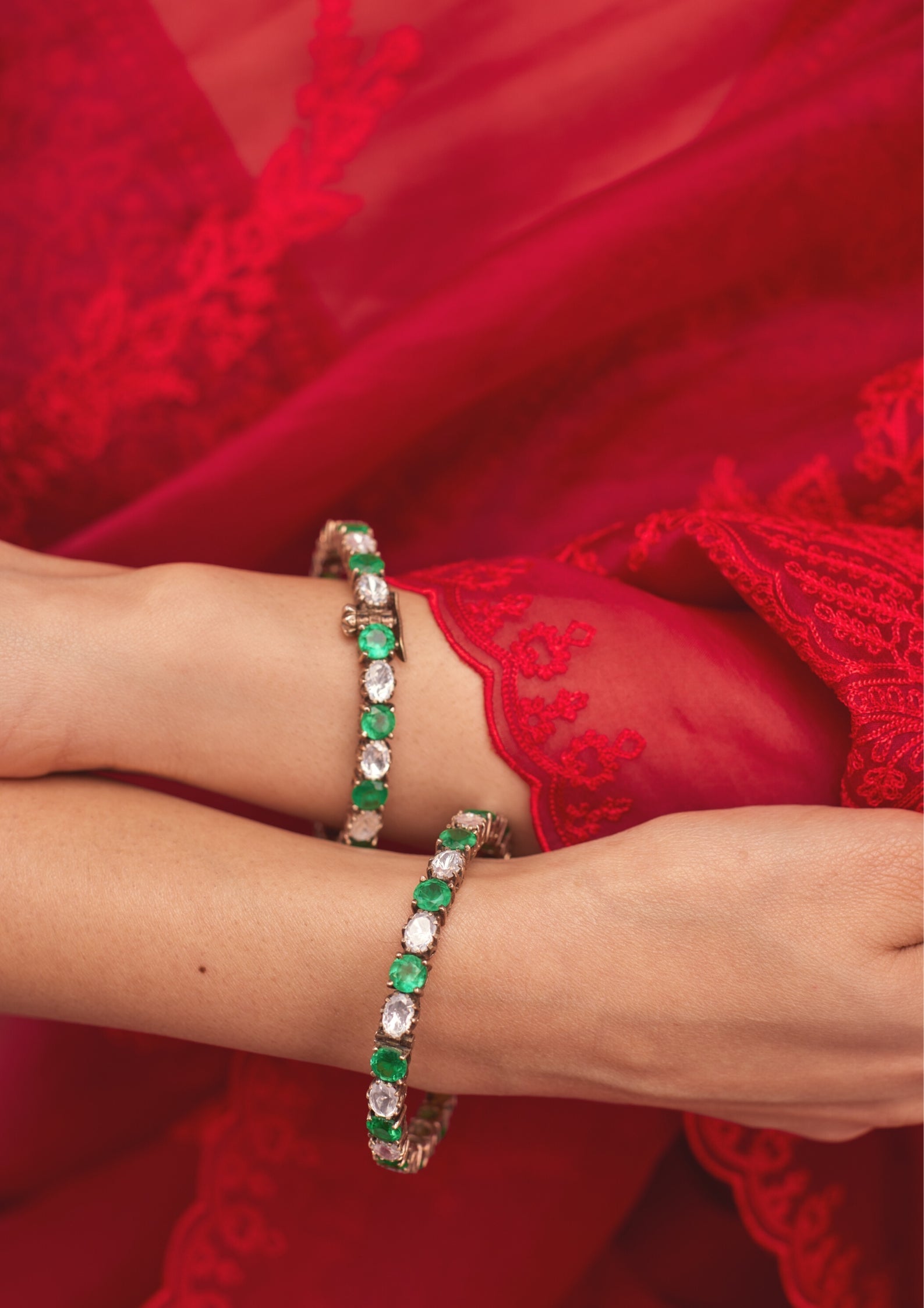 925 Silver Bagiya Emerald Antique Victorian Bangle Set - Amrrutam