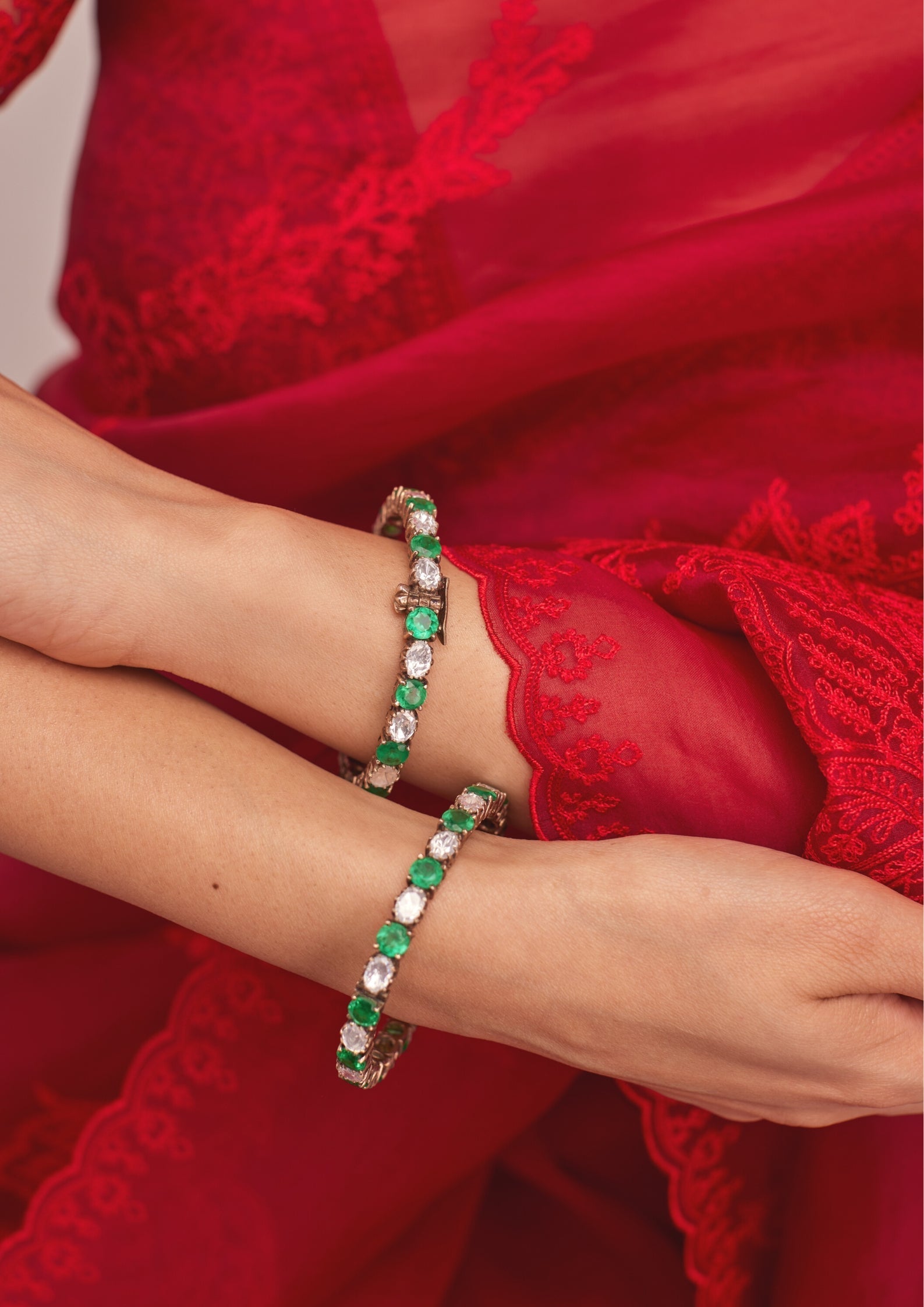 925 Silver Bagiya Emerald Antique Victorian Bangle Set - Amrrutam
