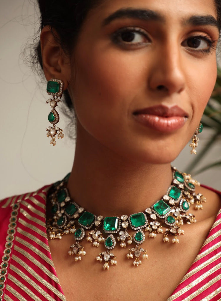 925 Silver Emerald Victorian Sasha Choker Necklace Set - Amrrutam