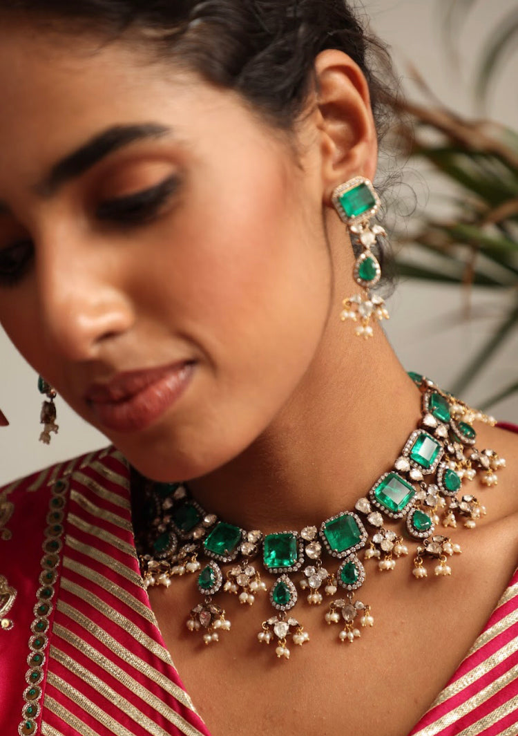 925 Silver Emerald Victorian Sasha Choker Necklace Set - Amrrutam