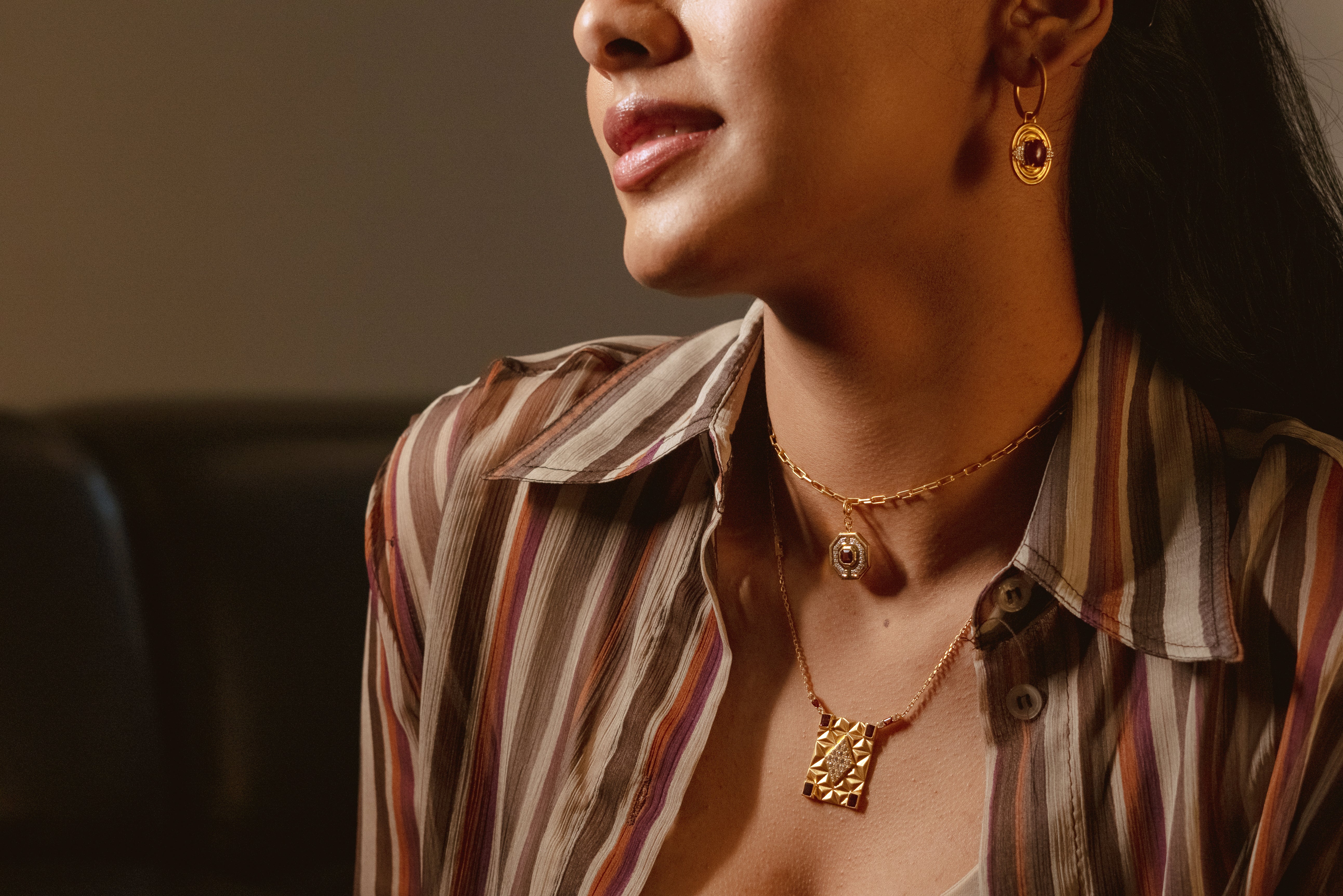 BLOOMING PYRAMID PENDANT - Amrrutam