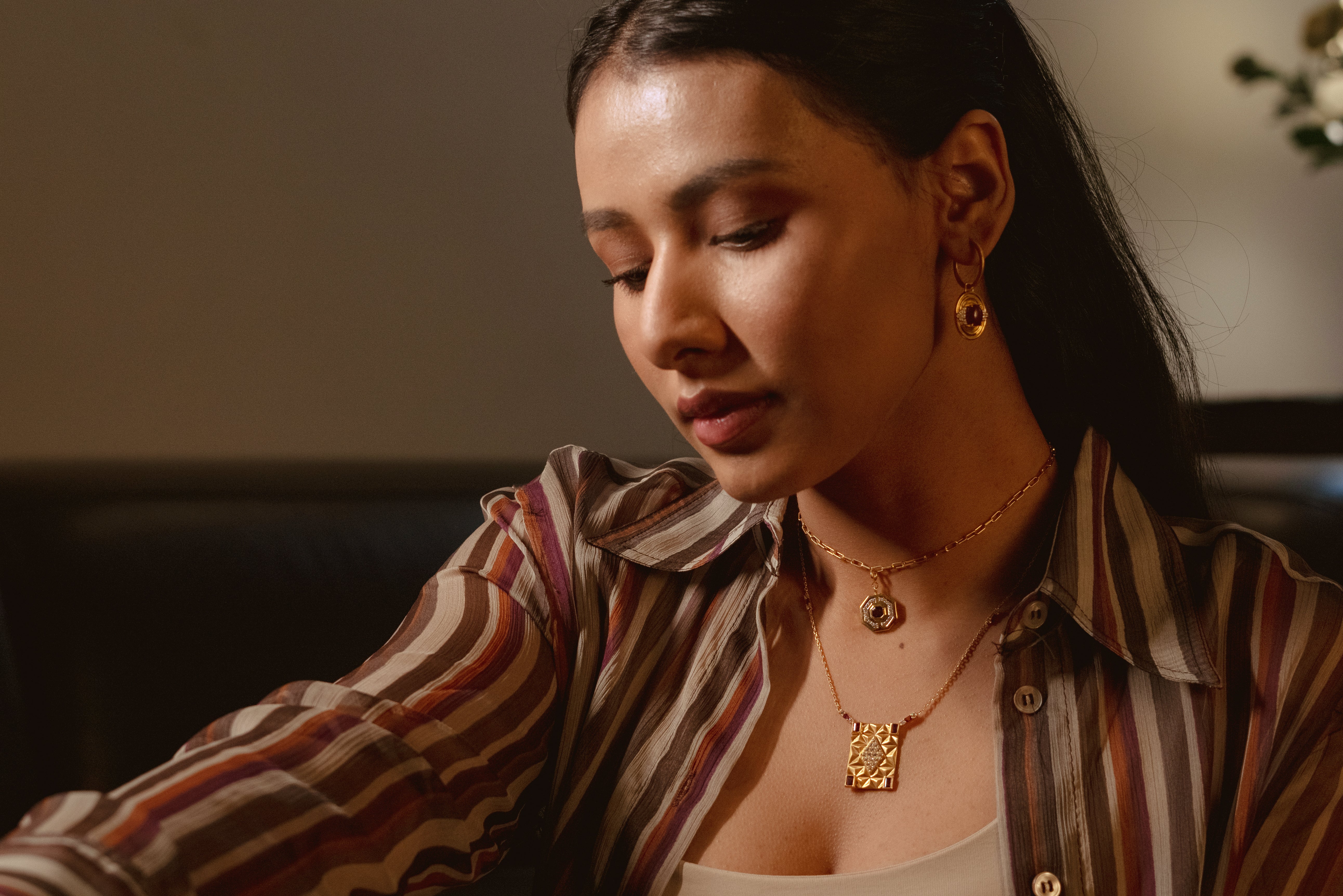 BLOOMING PYRAMID PENDANT - Amrrutam