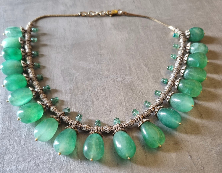 925 Silver Vintage Emerald Tumble Necklace - Amrrutam
