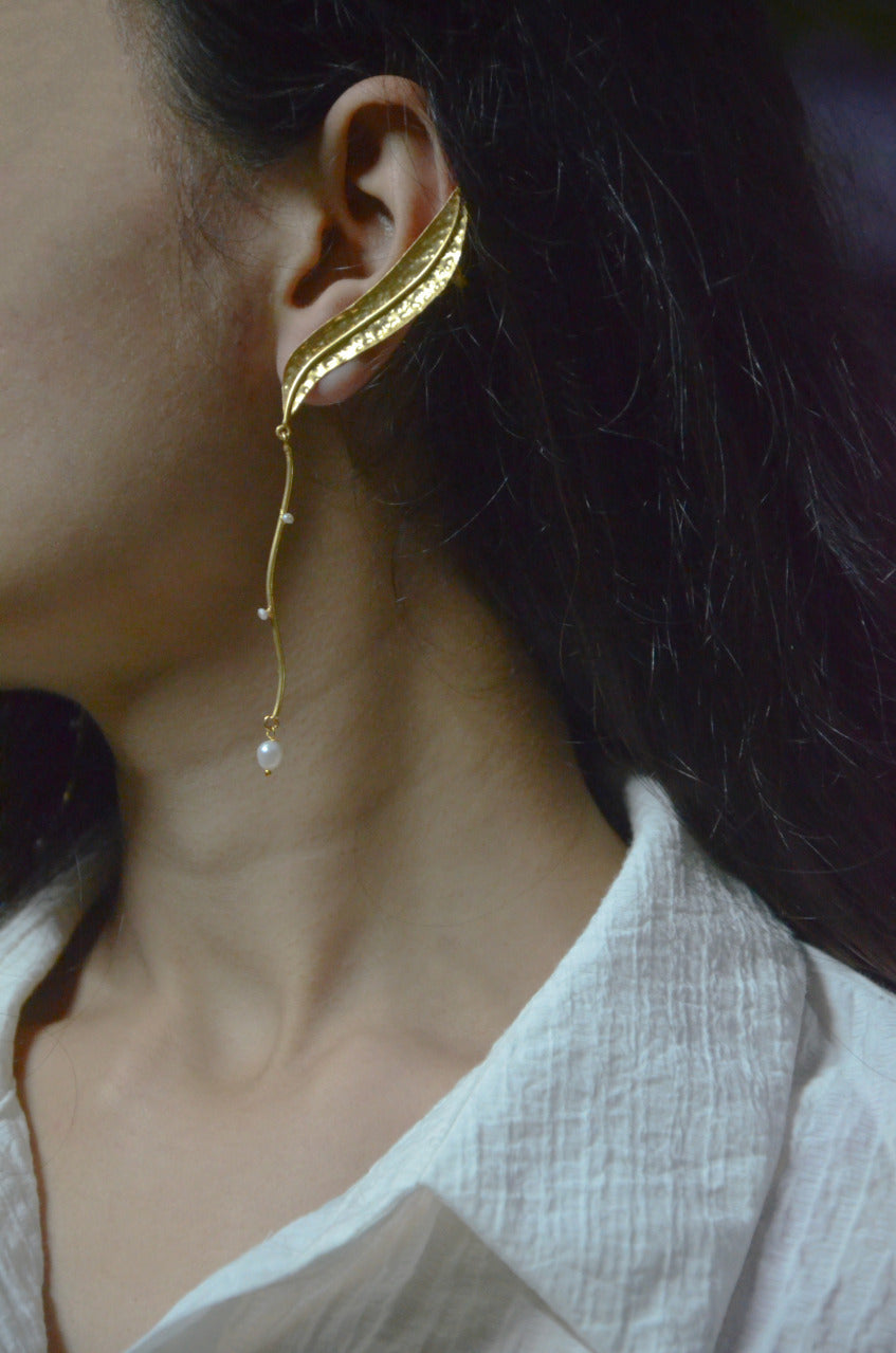 Golden Pearl Ear Cuff - Amrrutam