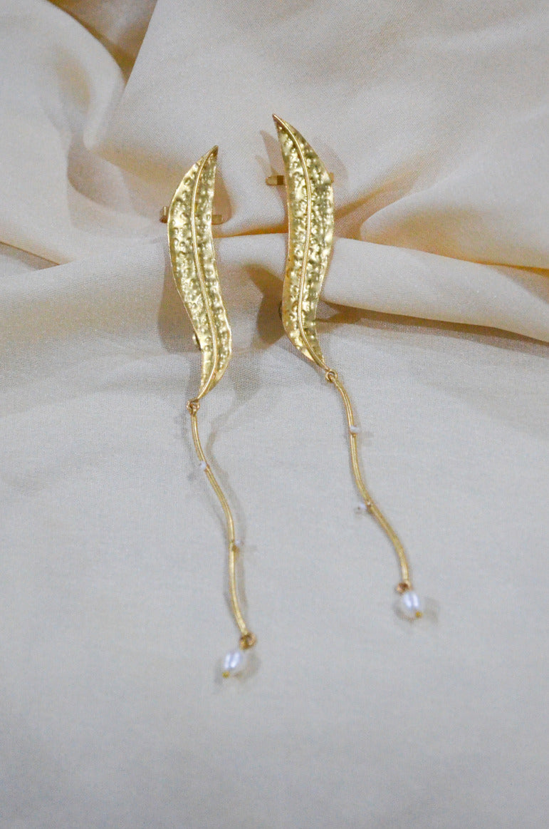 Golden Pearl Ear Cuff - Amrrutam