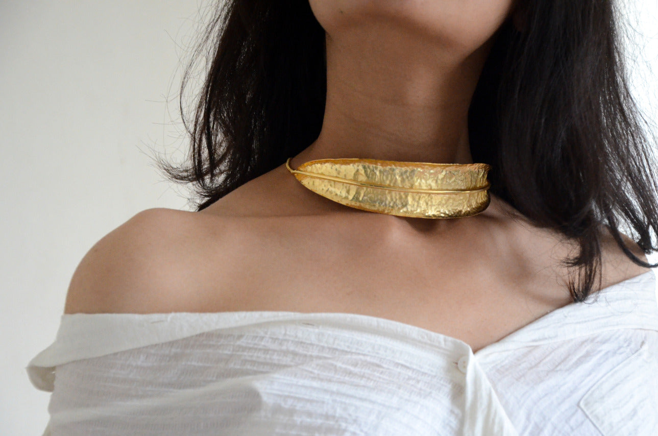Gold Leaf Choker Necklace - Amrrutam