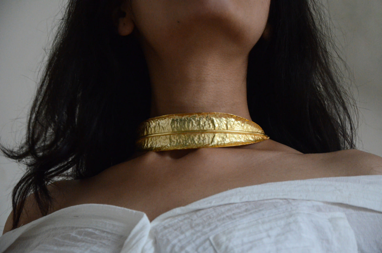 Gold Leaf Choker Necklace - Amrrutam