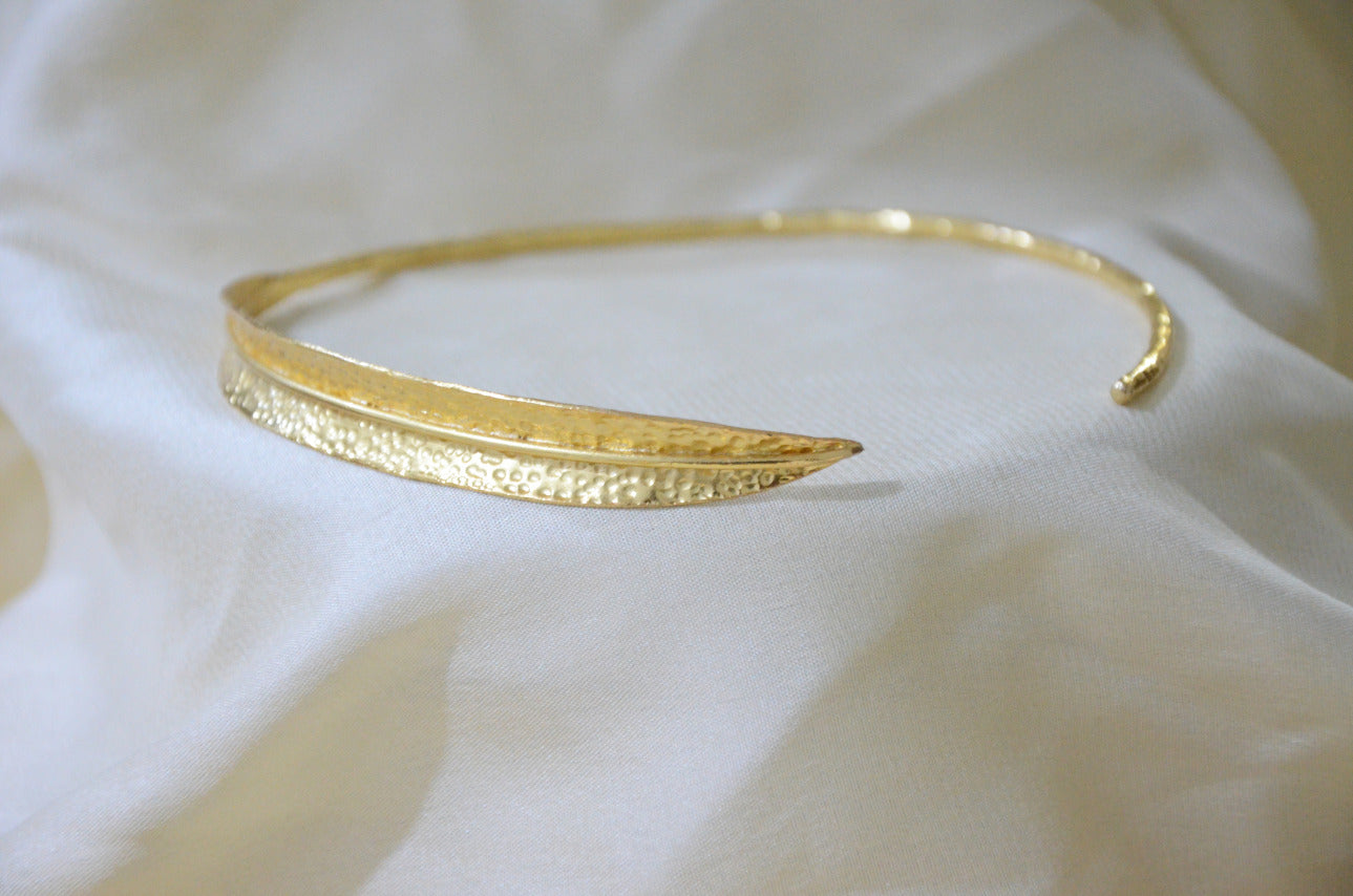Golden Leaf Choker Necklace (Thin ) - Amrrutam