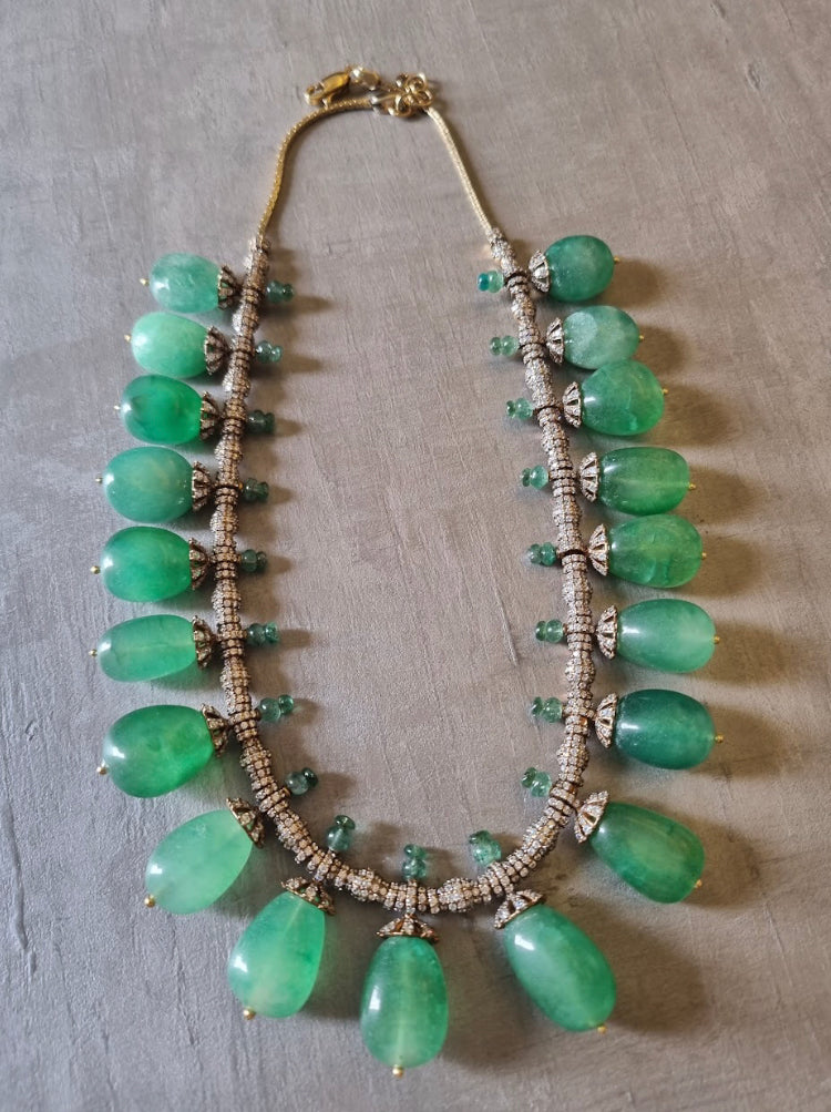 925 Silver Vintage Emerald Tumble Necklace - Amrrutam