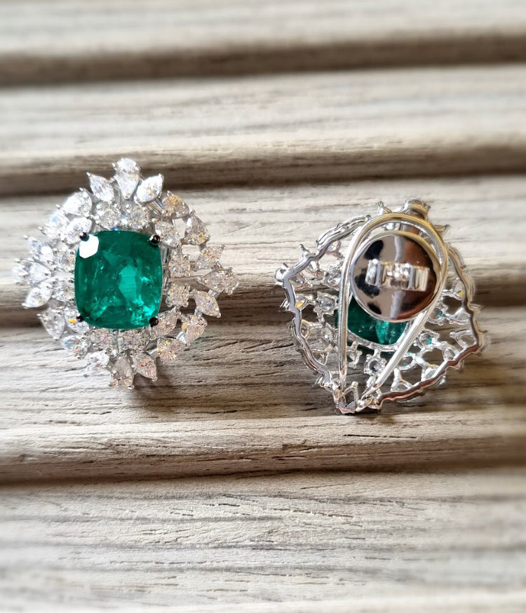 925 Silver Nelly Emerald Stud Earring - Amrrutam