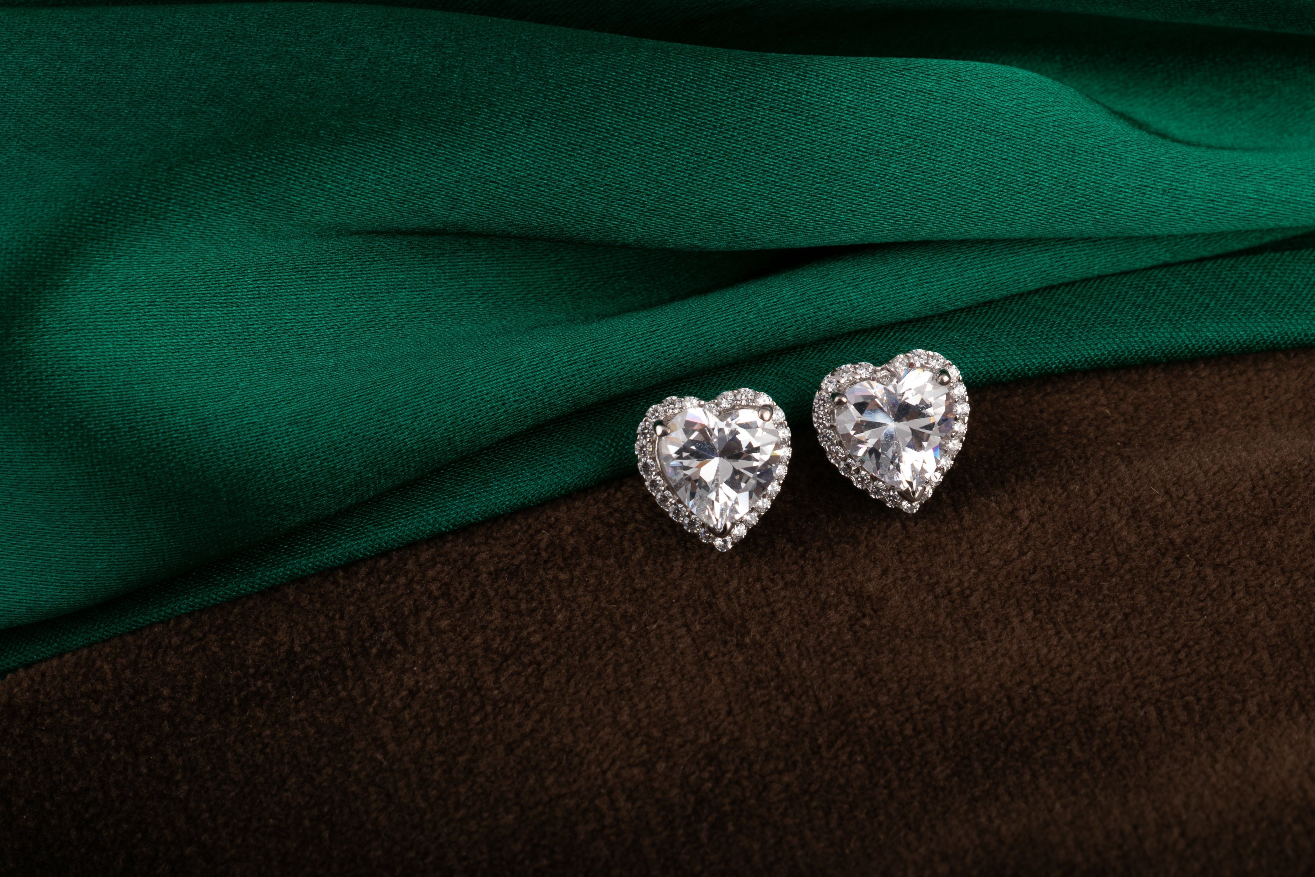 Heart Solitaire Halo earrings - Amrrutam