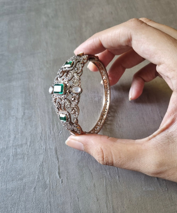 925 Silver Vidhya Emerald Polki Victorian Bracelet - Amrrutam