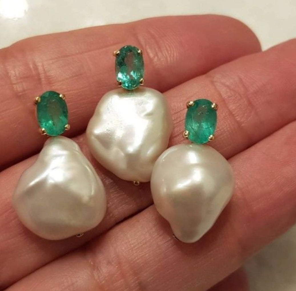 925 Silver Baroque Pearl Emerald Earring - Amrrutam Jewellery