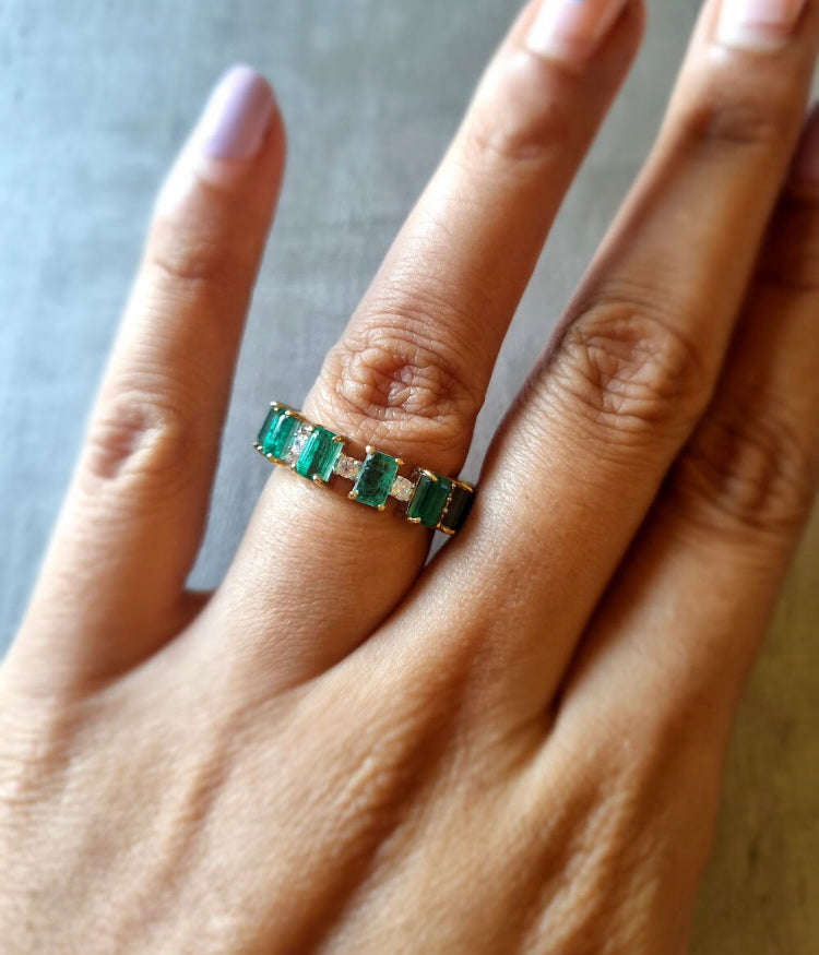 925 Silver Emerald CZ Eternity Ring - Amrrutam
