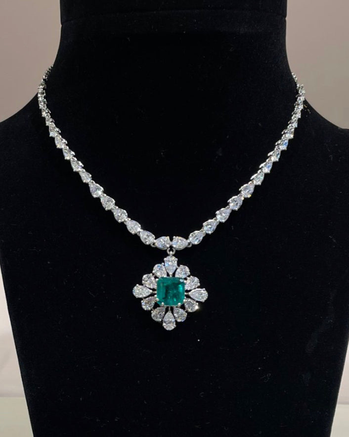 925 Silver Veena Emerald Necklace - Amrrutam