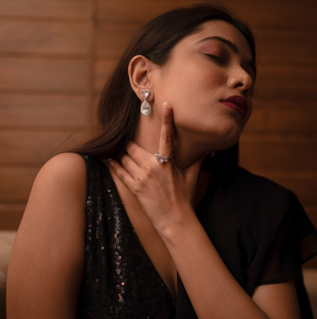 925 Silver Pink Heart Earrings - Amrrutam