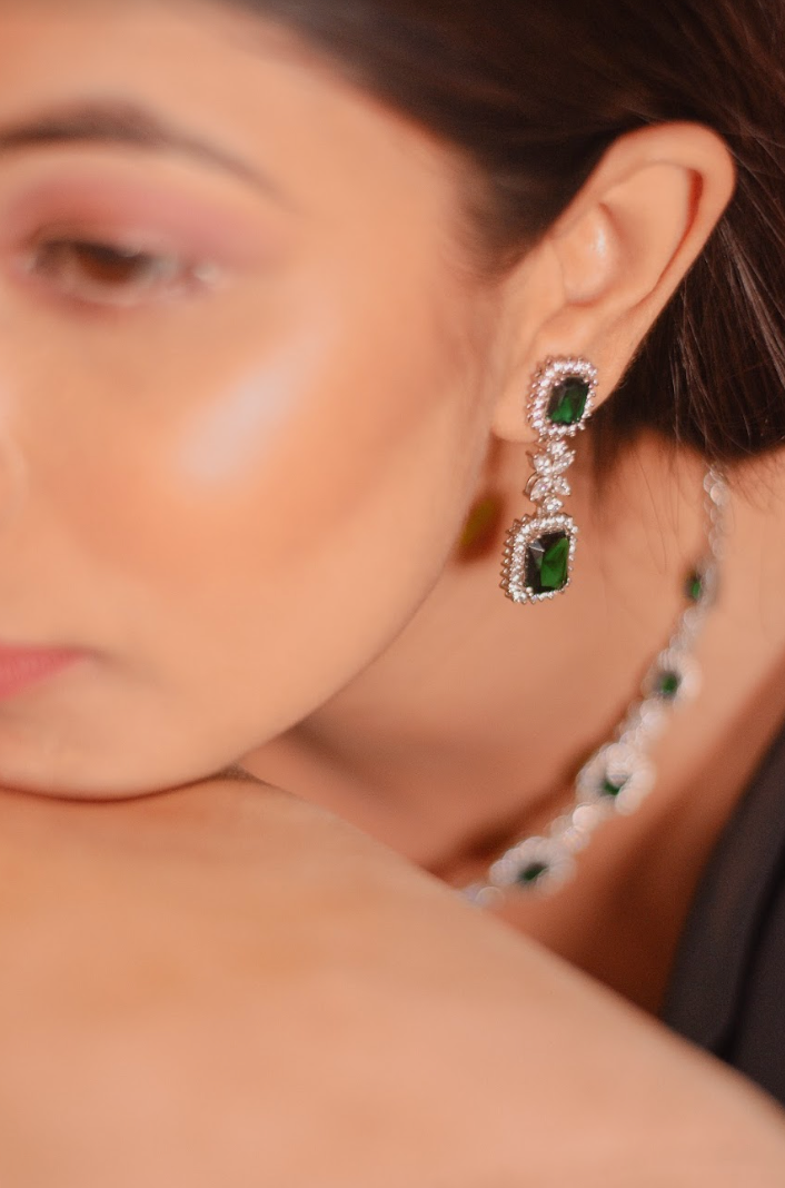 925 Silver Emerald Sqaure Drop Earrings - Amrrutam