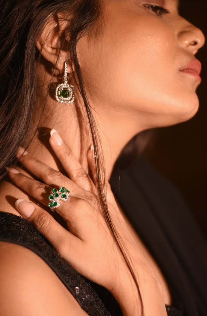 925 Silver Statement Emerald Cocktail Ring - Amrrutam