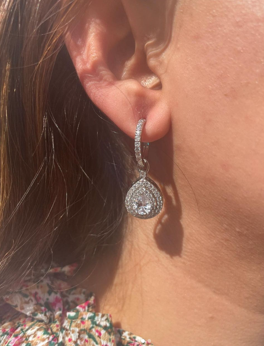 925 Silver Stylish Drop Swarovski Earrings - Amrrutam