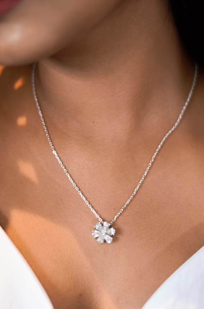 925 Silver Daisy Necklace Set - Amrrutam