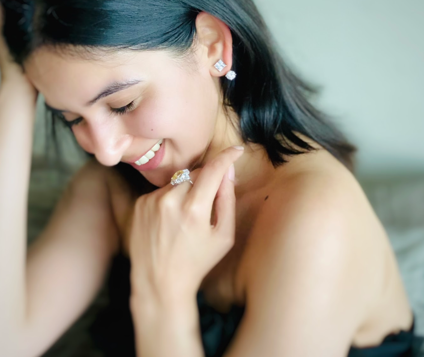 925 Silver Stylish Swarovski Stud Earrings - Amrrutam