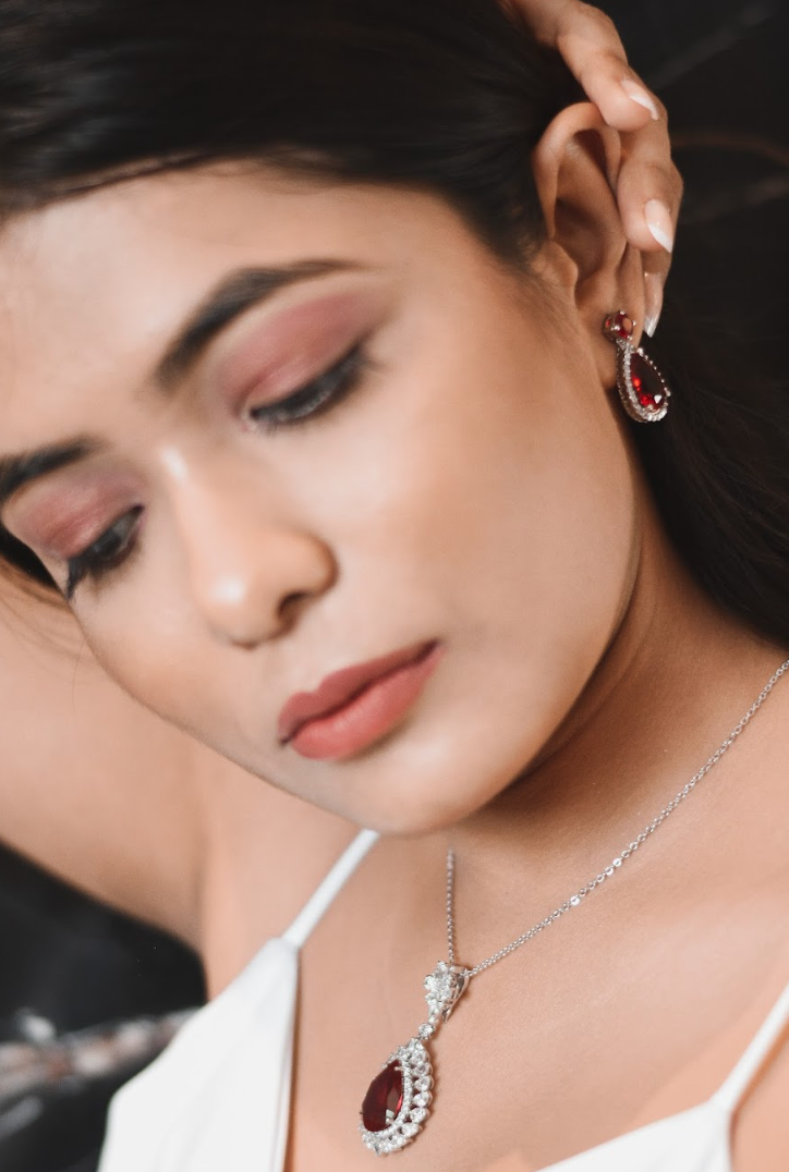 925 Silver Ruby Swarovski Necklace - Amrrutam
