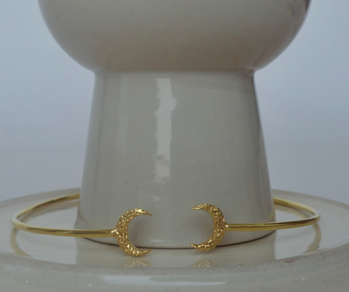 Hollow Moon Choker necklace - Amrrutam