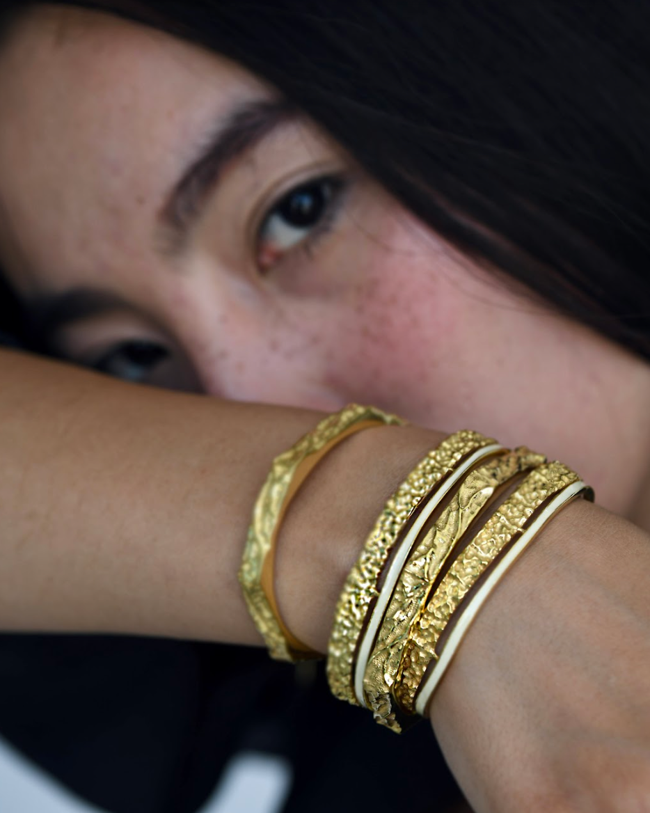 Golden Enamel Oval Bangle Bracelet - Amrrutam