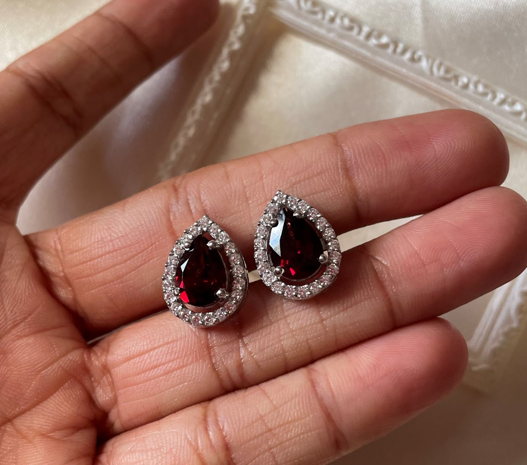 925 Silver Garnet Stud Earrings - Amrrutam