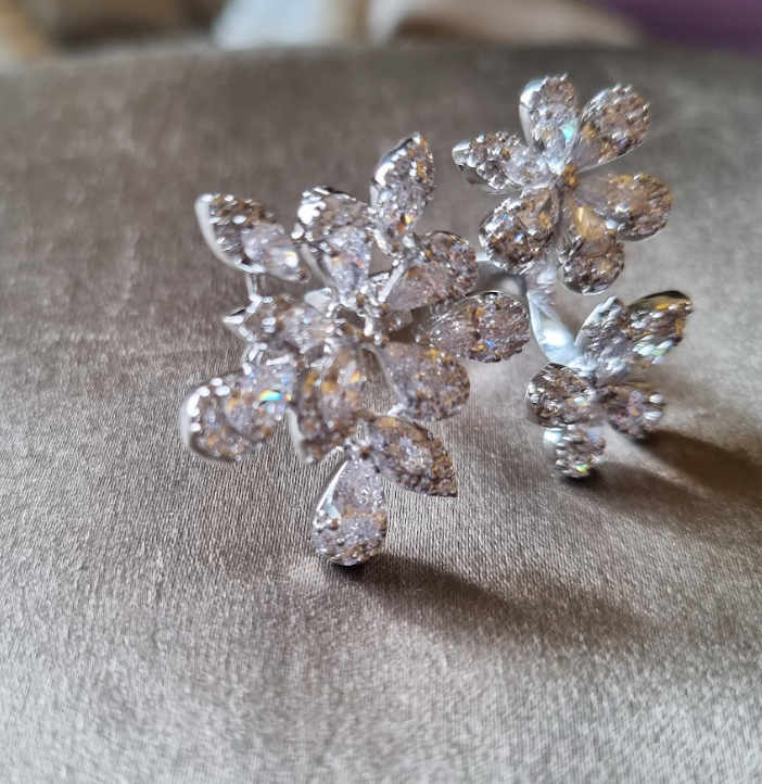 925 Silver CZ Three Flower Ring - Amrrutam