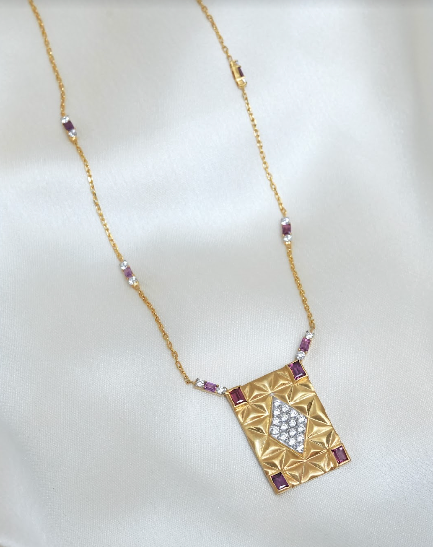 925 Silver Blooming Garnet Pyramid Pendant - Amrrutam