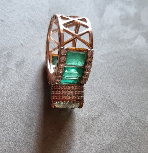 925 Silver Heart Solitaire Emerald Band - Amrrutam