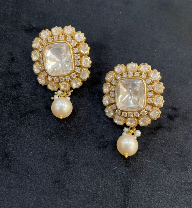 925 Silver Kilasa Stud Earring - Amrrutam