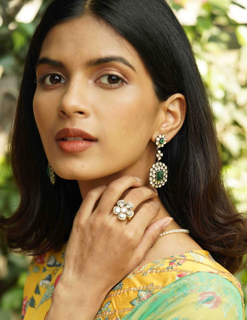 925 Silver Empress Emerald And Uncut Diamond Earrings - Amrrutam