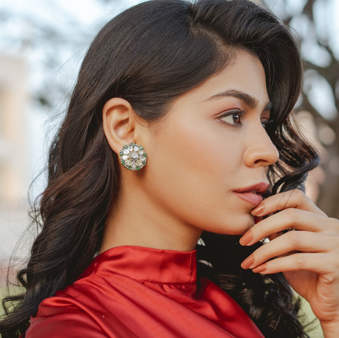 925 Silver Uncut Diamond and Emerald Flower Stud Earring - Amrrutam