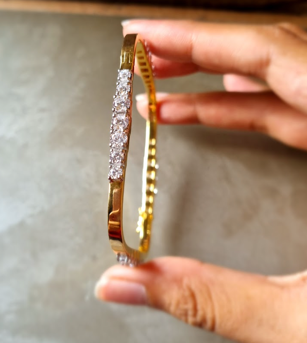 925 Silver Sqaure Diamond Bangle - Amrrutam