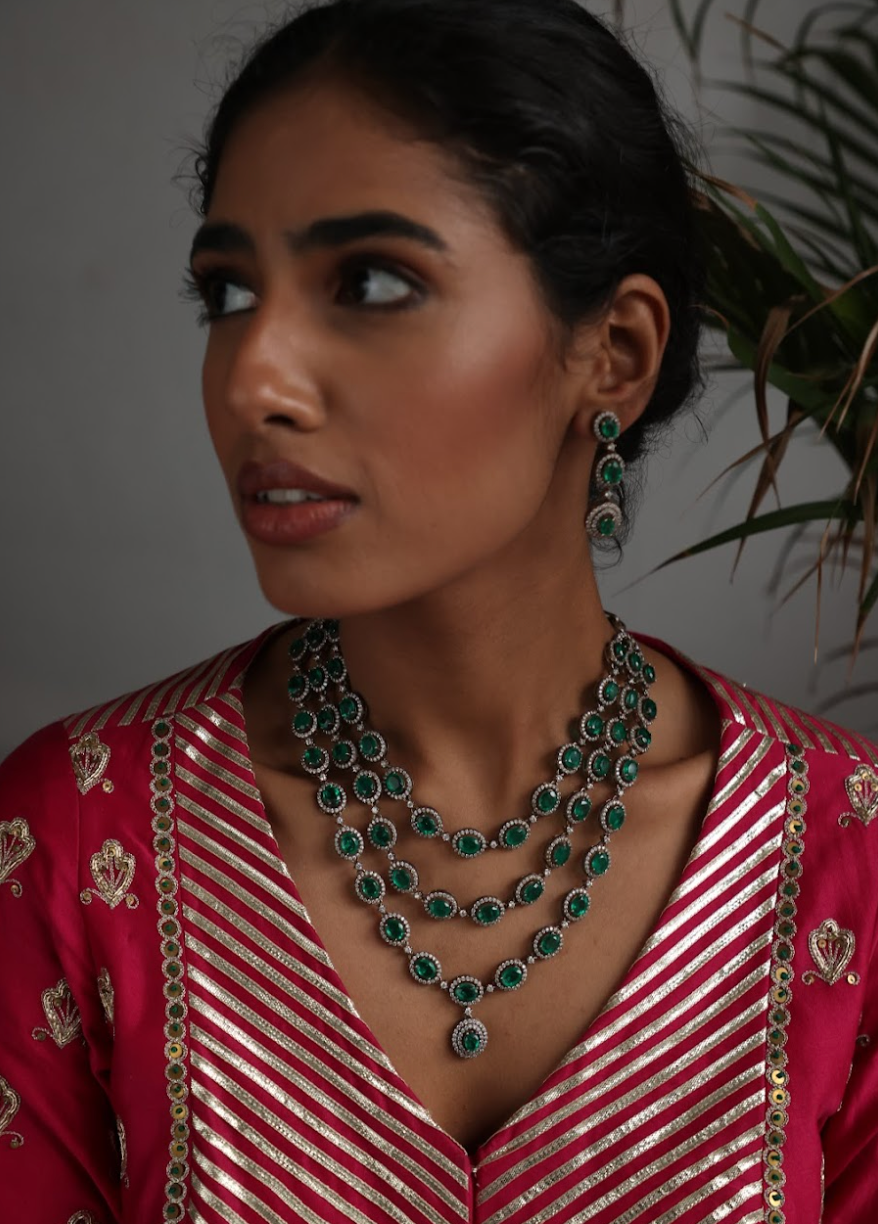 925 Silver Bavara Victorian Emerald Triple Layer Necklace Set - Amrrutam