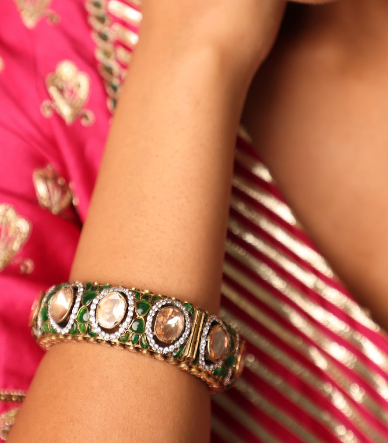 925 Silver Bavara Polki Emerald Bangle - Amrrutam