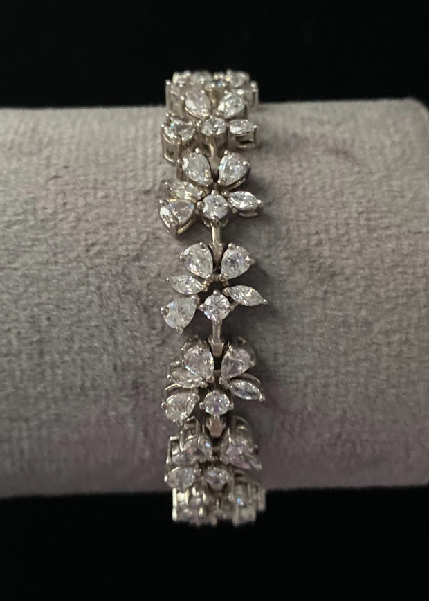 925 Silver Swarovski Petal Bracelet - Amrrutam Jewellery
