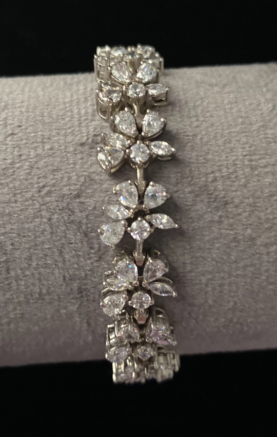 925 Silver Swarovski Petal Bracelet - Amrrutam Jewellery