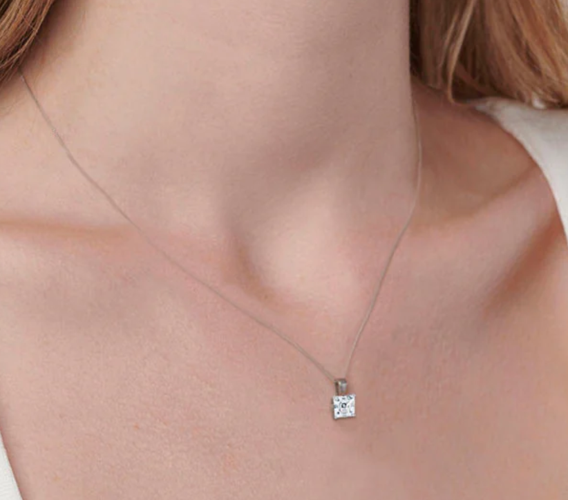 14K Gold Graffiti Lab Diamond Solitaire Pendant Necklace - Amrrutam Jewellery
