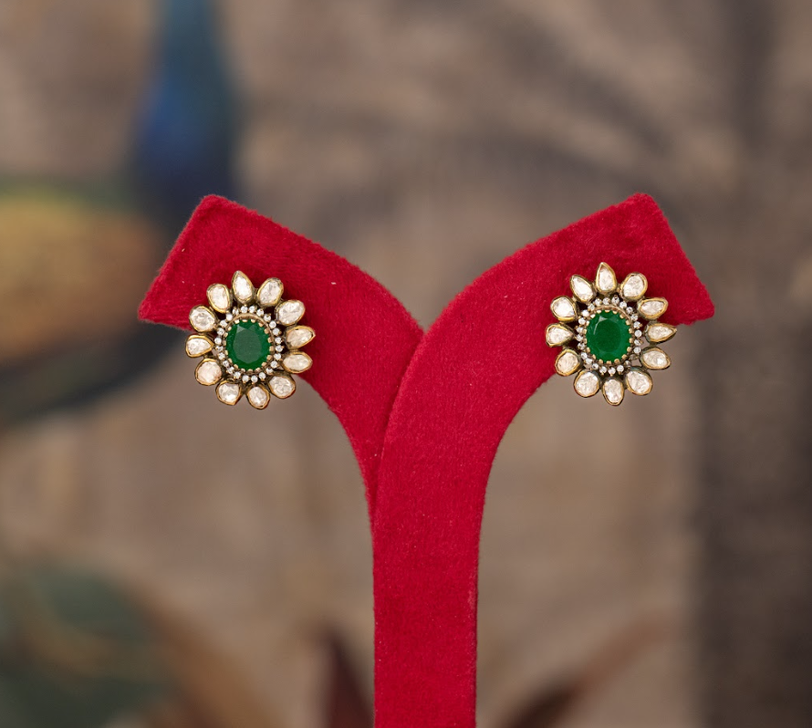 925 Silver Veera Polki Emerald Stud Earring - Amrrutam Jewellery