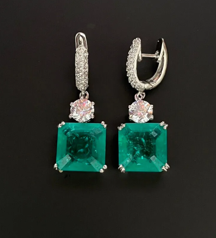 925 Silver Diamond Dust Emerald Drop Earring - Amrrutam Jewellery