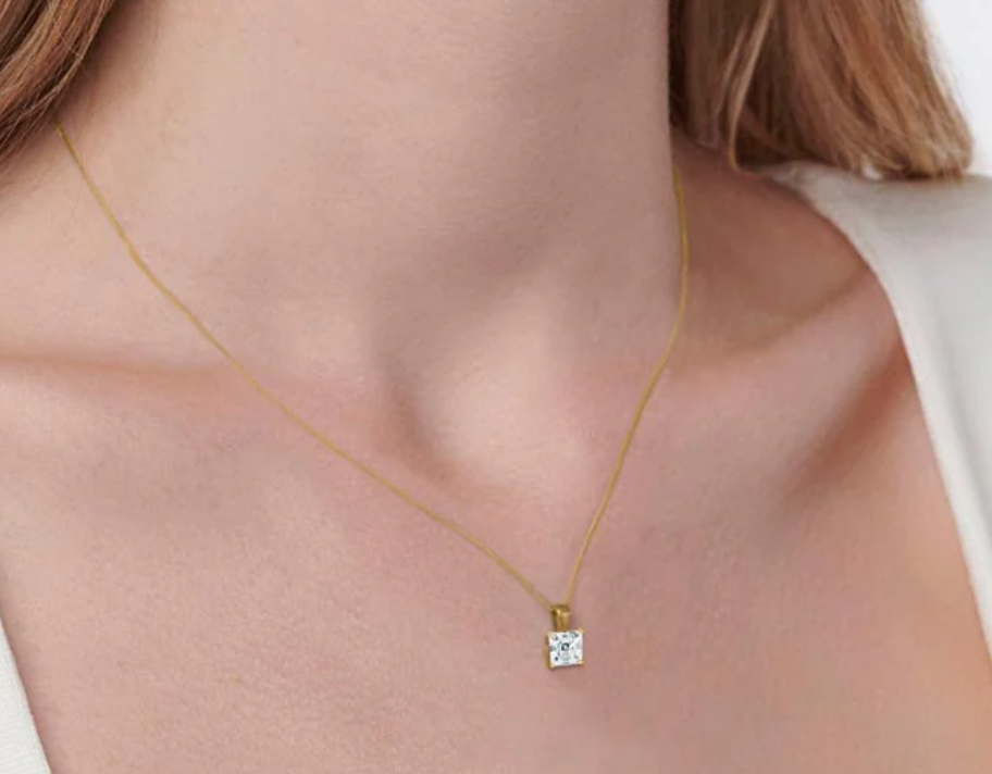 14K Gold Graffiti Lab Diamond Solitaire Pendant Necklace - Amrrutam Jewellery