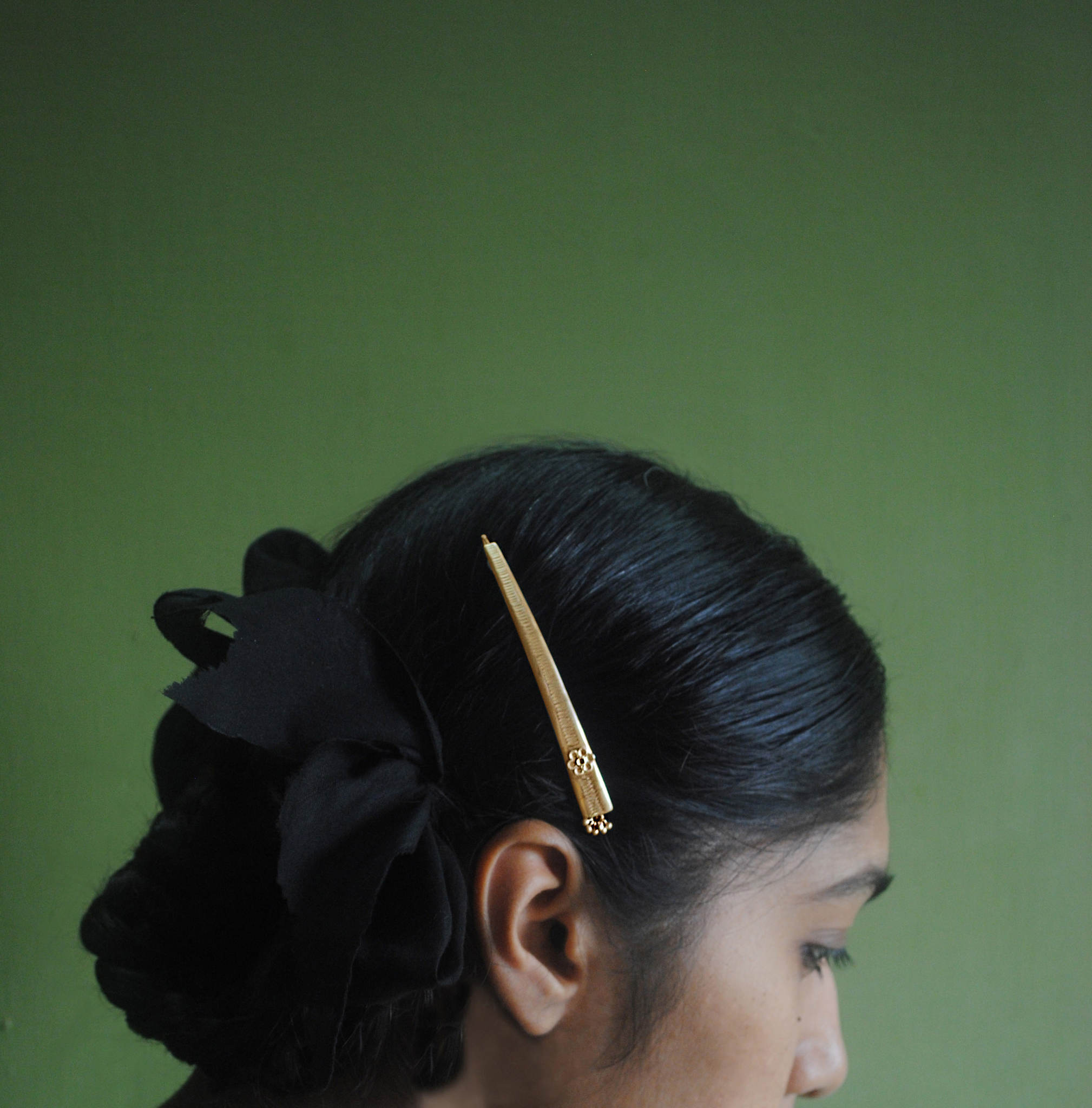 Triangular Hairclip Single Chilai( Single) - Amrrutam